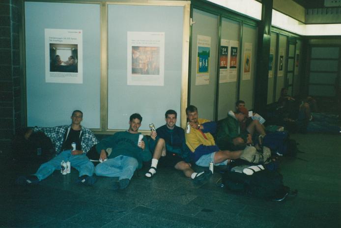 S_02730-Beers@TrainStation.jpg