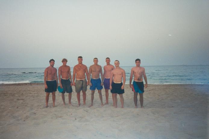 S_05430-GroupLaMangaBeachBums.jpg