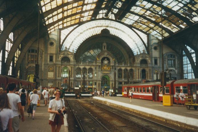 S_06810-AntwerpTrainStation.jpg